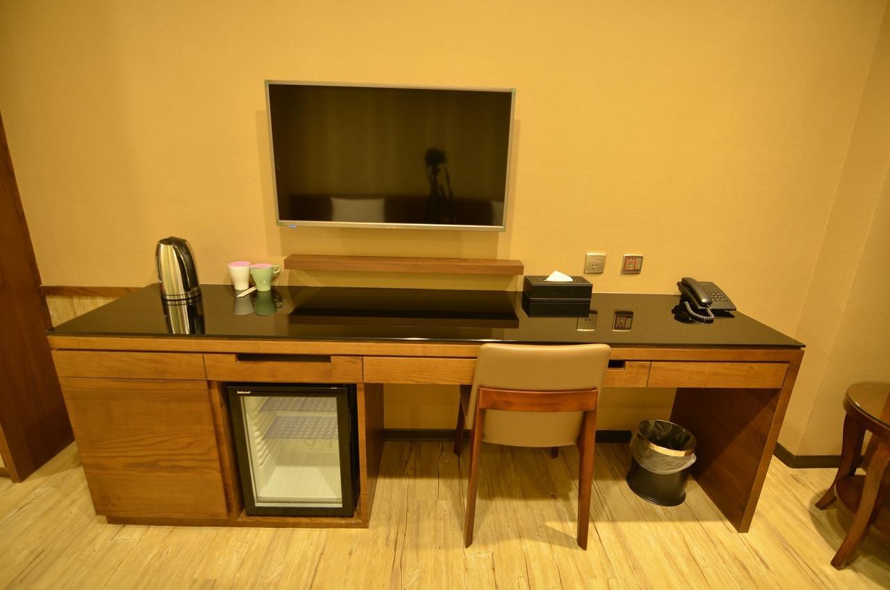Ehome Hotel Taoyuan Exterior photo